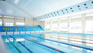 Socorrista en piscinas cubiertas una oportunidad laboral más allá del verano
