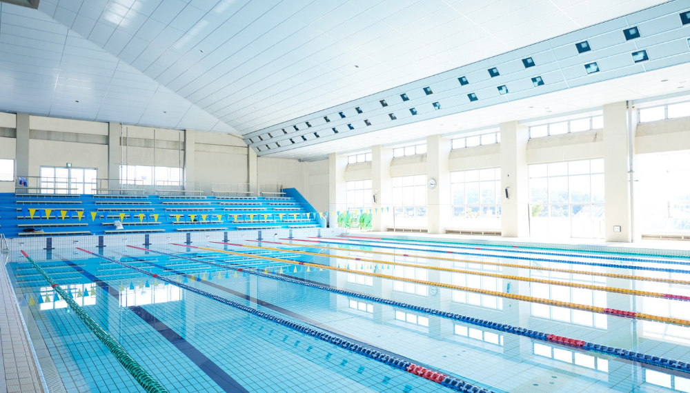 Socorrista en piscinas cubiertas una oportunidad laboral más allá del verano